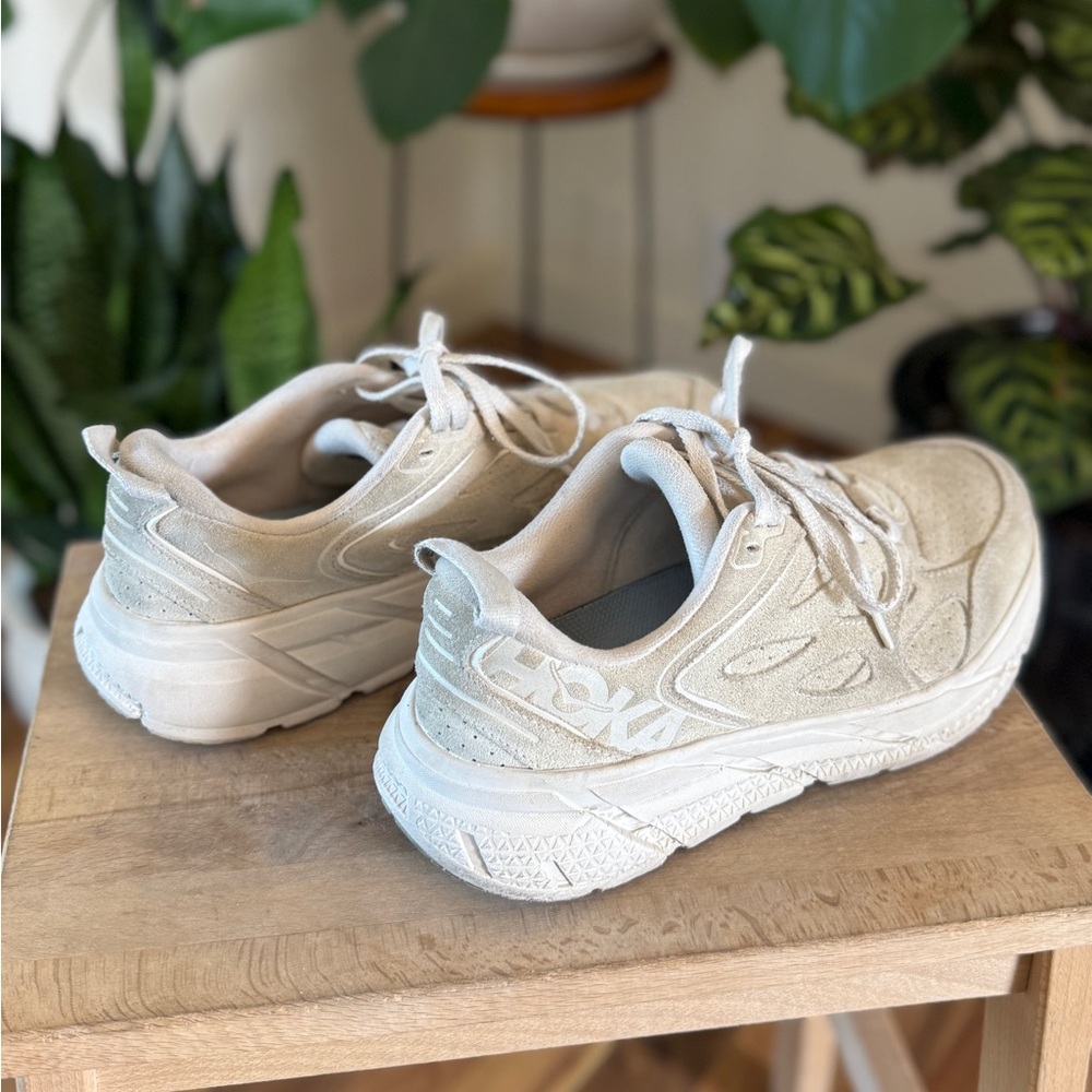 Hoka Clifton L Suede M7/W8 Eggnog